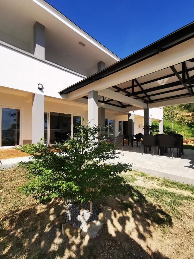 Sunset Cove Beach & Dive Resort Romblon Exterior foto