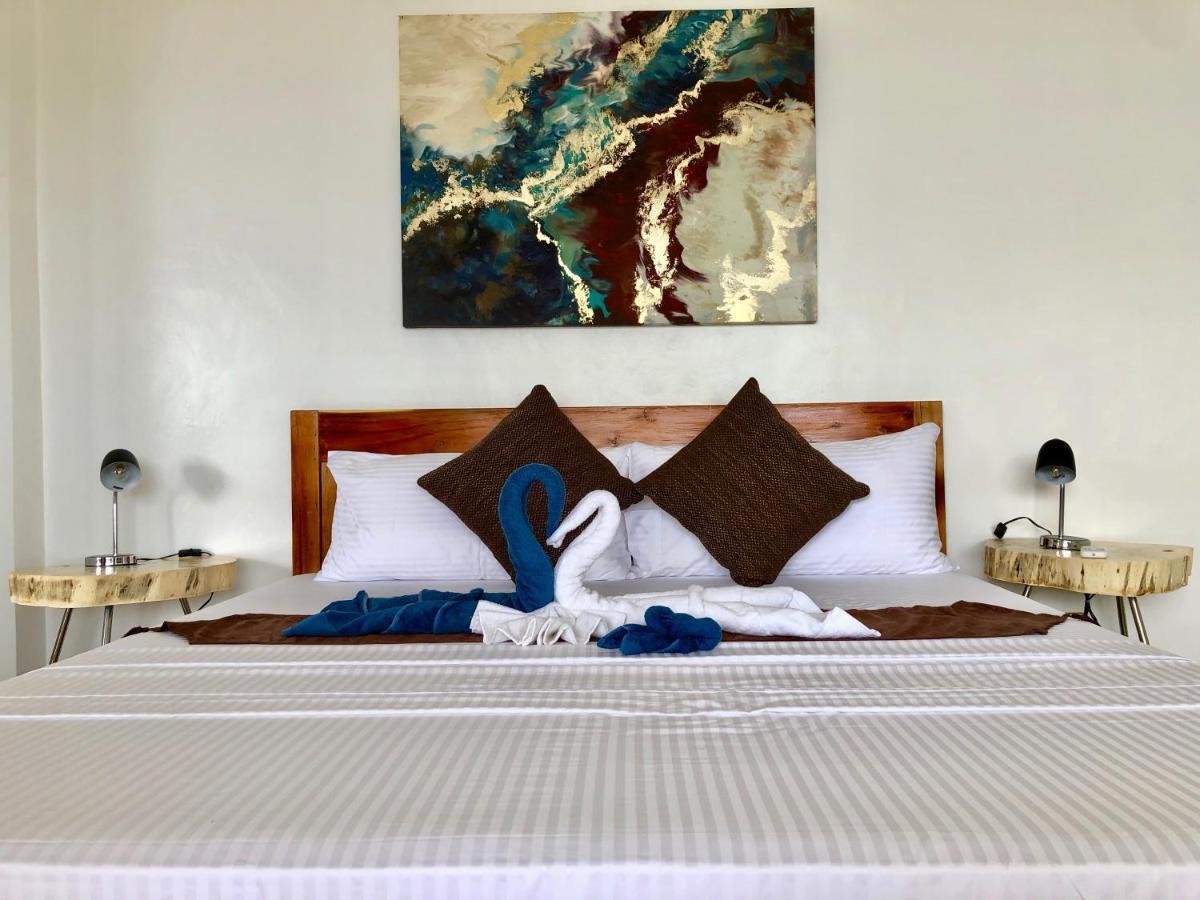 Sunset Cove Beach & Dive Resort Romblon Exterior foto
